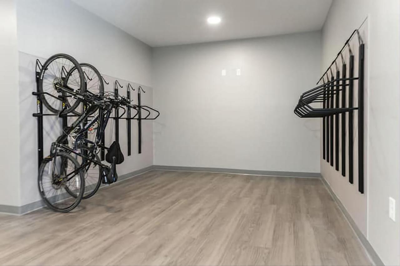 Modern Dwntwn 1 Bdrm Apt Pool Gym Free Parking Ινδιανάπολη Εξωτερικό φωτογραφία